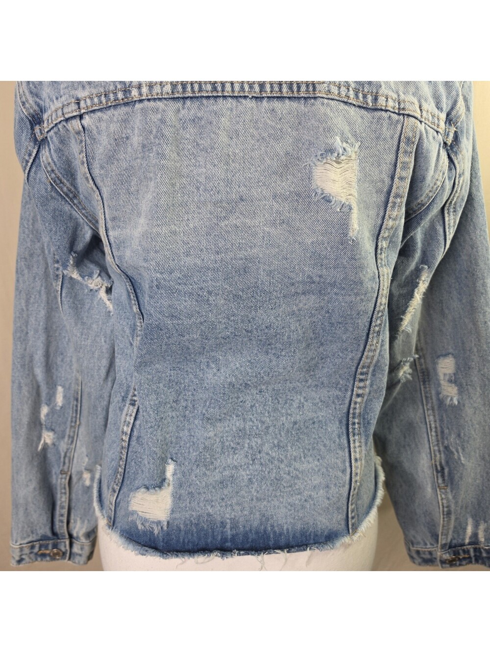 Vervet Distressed Denim Jacket Women's XS Classic Fit Light Wash Ripped - Picture 6 of 9